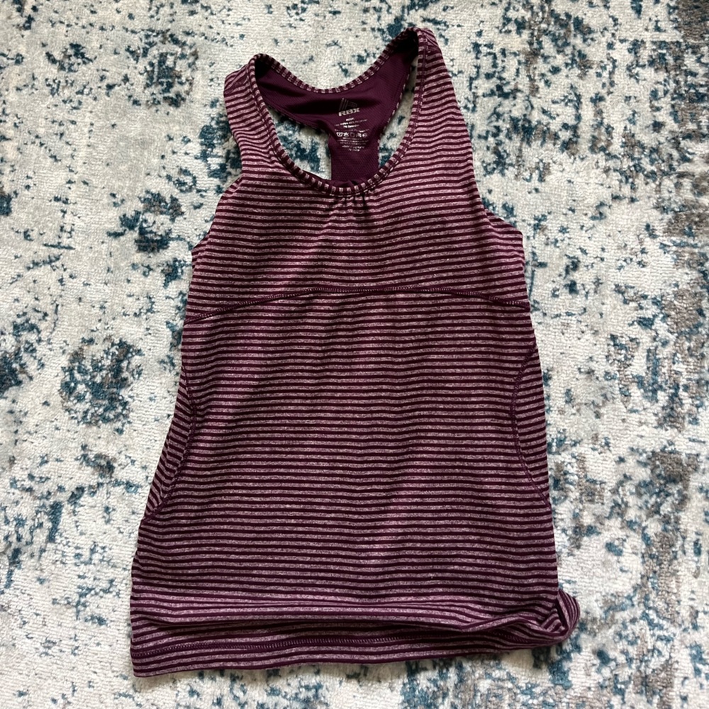 Workout top with built in bra